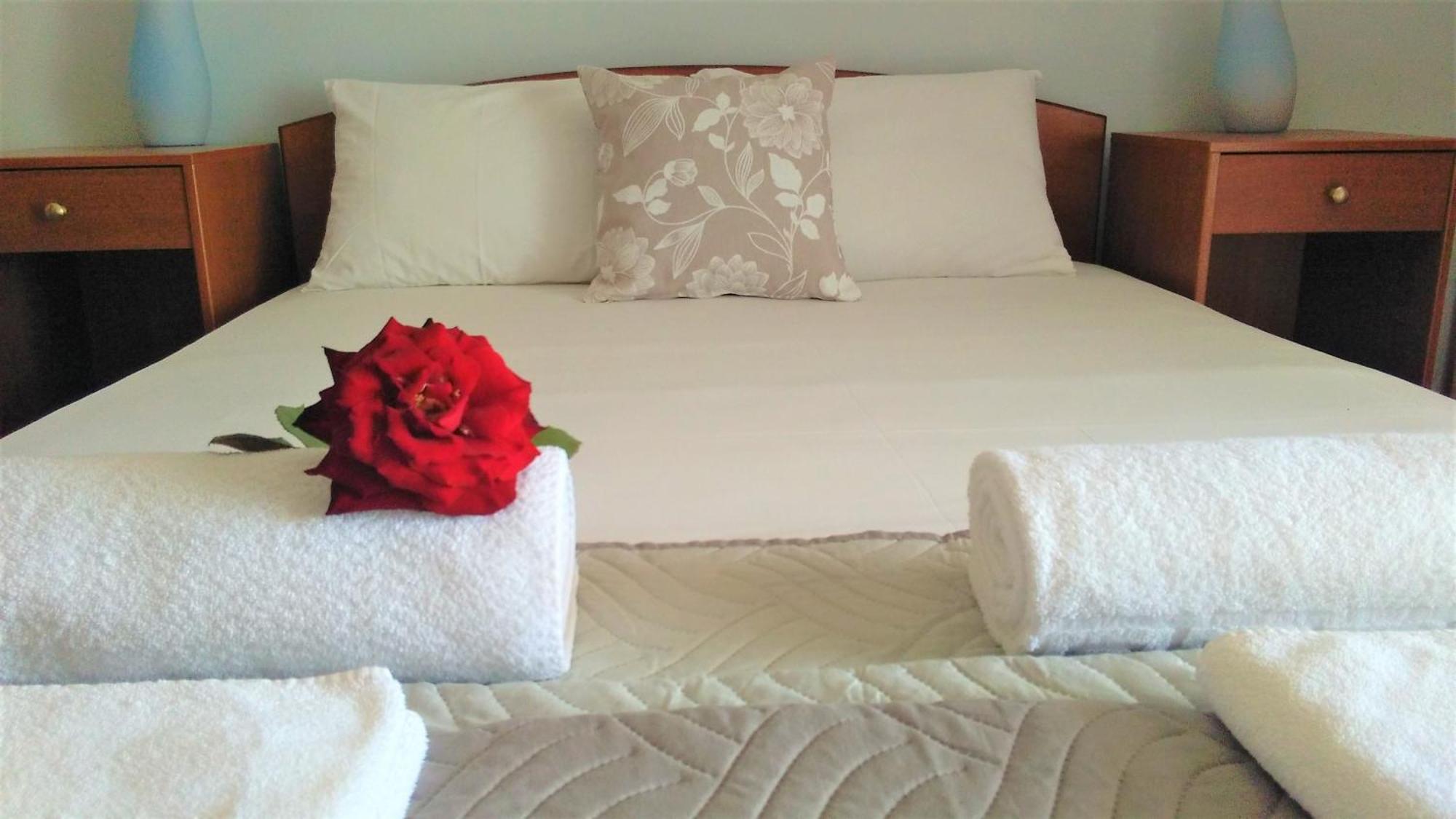 Irini Seaside Studios Nikiana Habitación foto