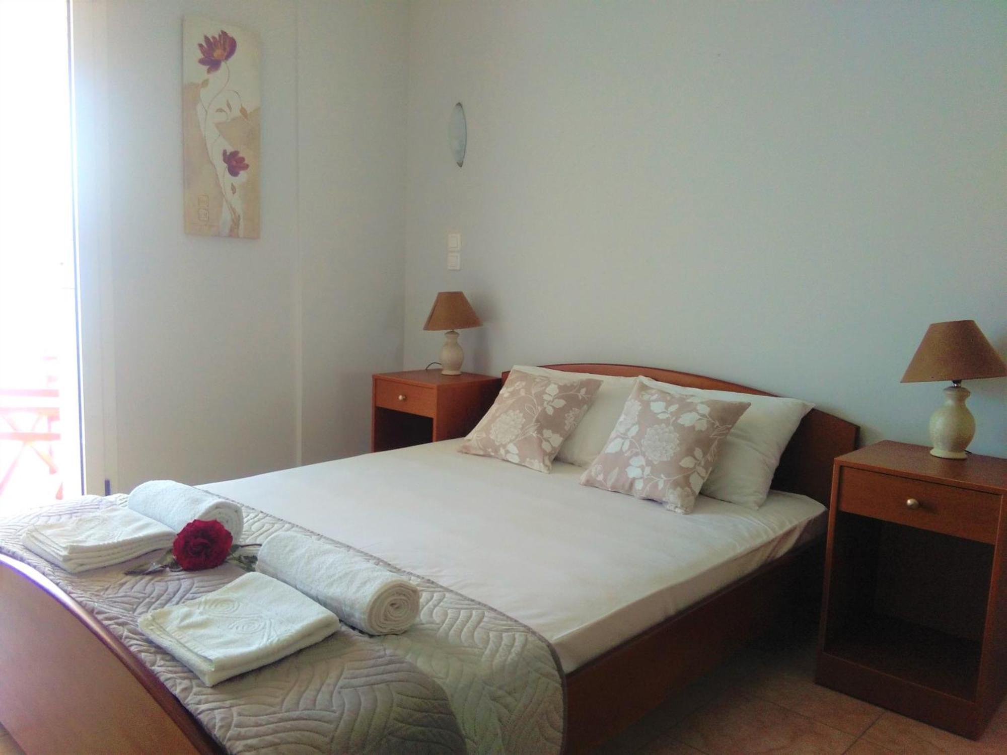 Irini Seaside Studios Nikiana Habitación foto